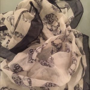 Skull Fashion Scarf 💀